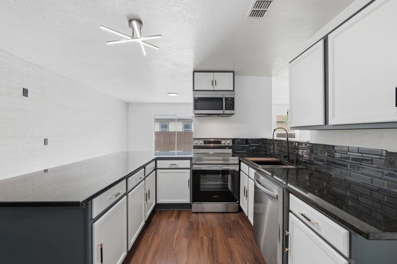 Kitchen full view